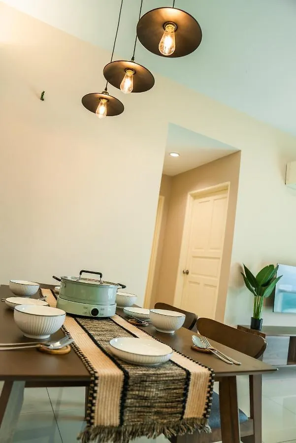 Stylish River-View Apartment In Ipoh