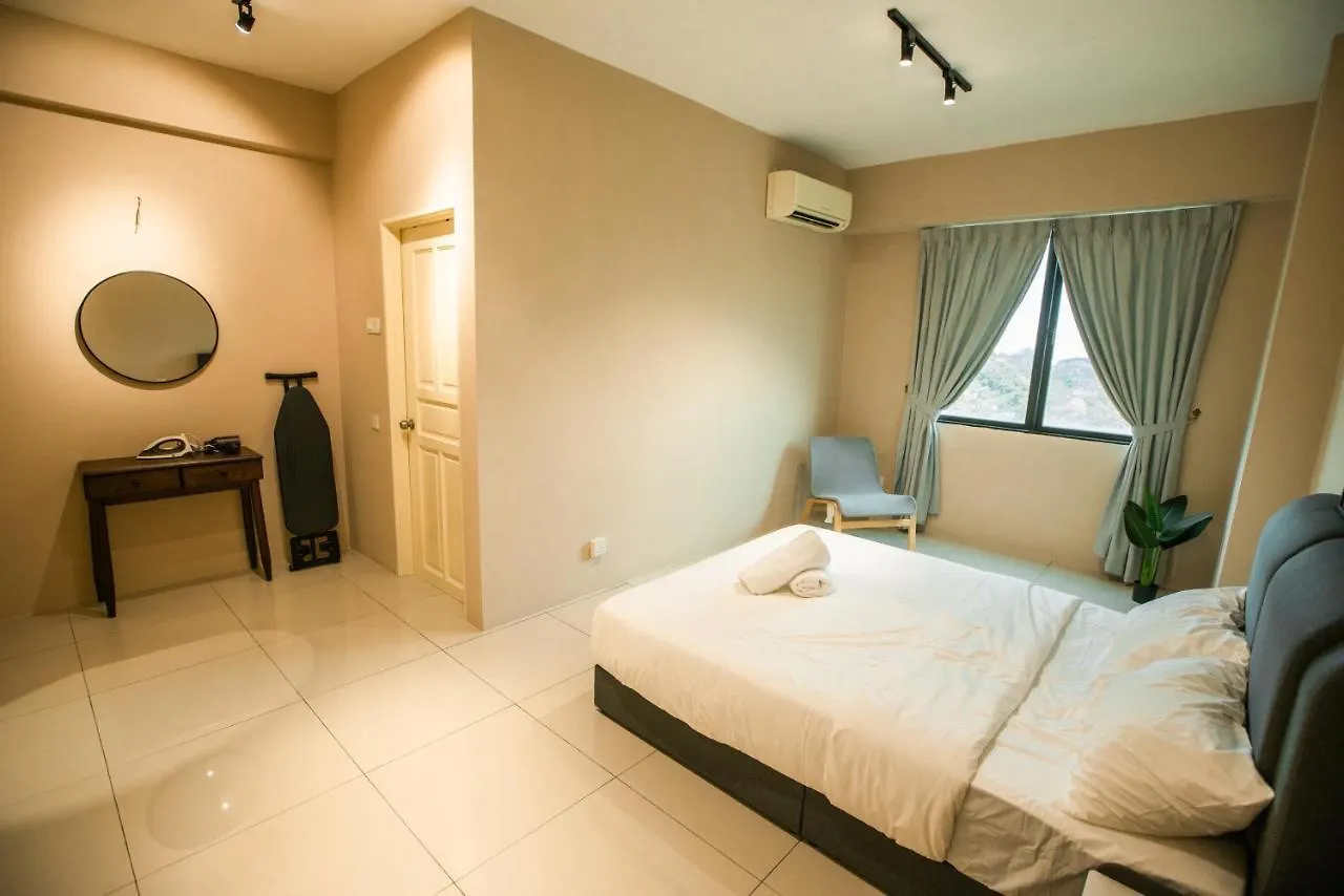 Stylish River-View Apartment In Ipoh Malezya