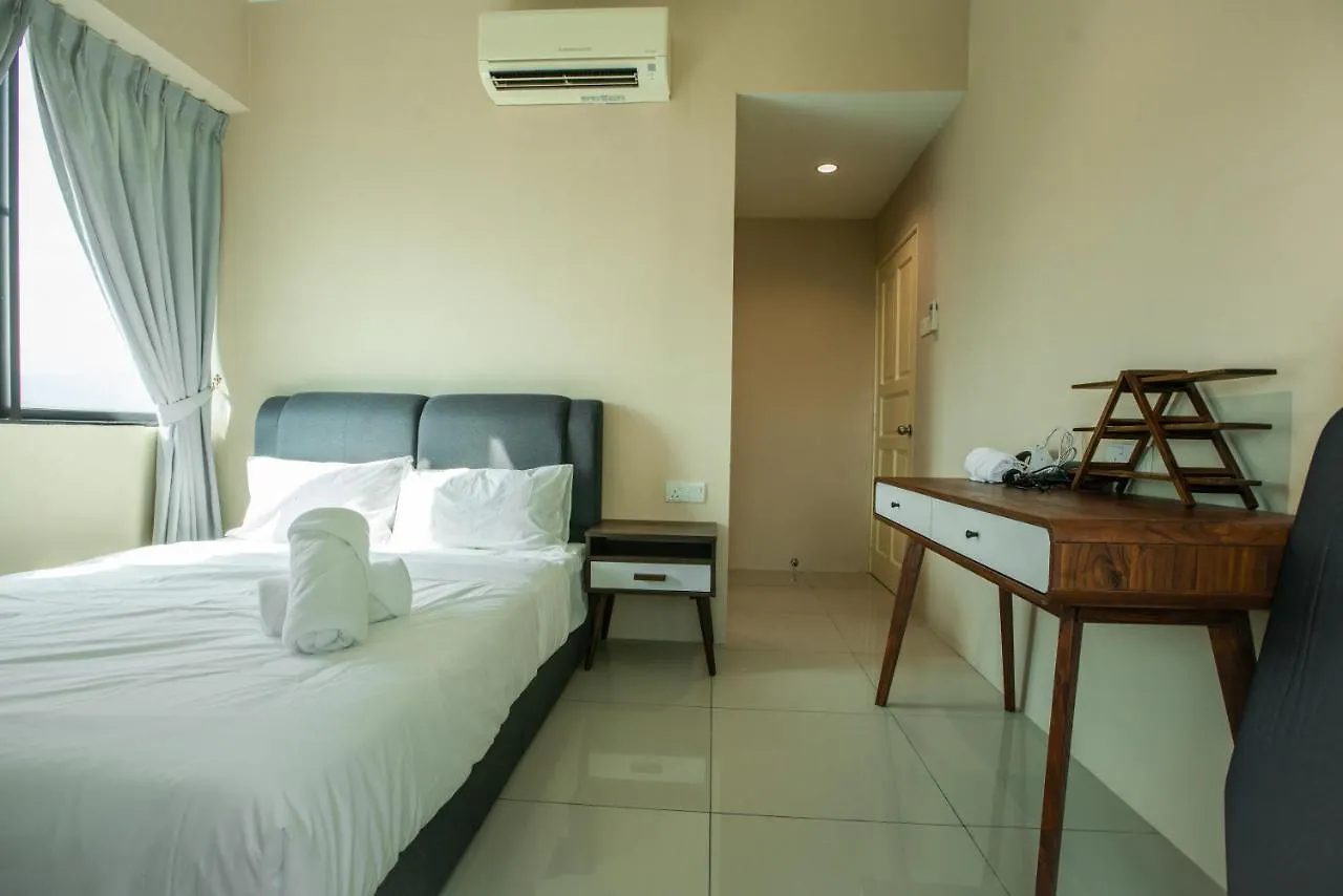 Stylish River-View Apartment In Ipoh