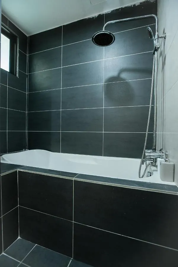 Stylish River-View Apartment In Ipoh