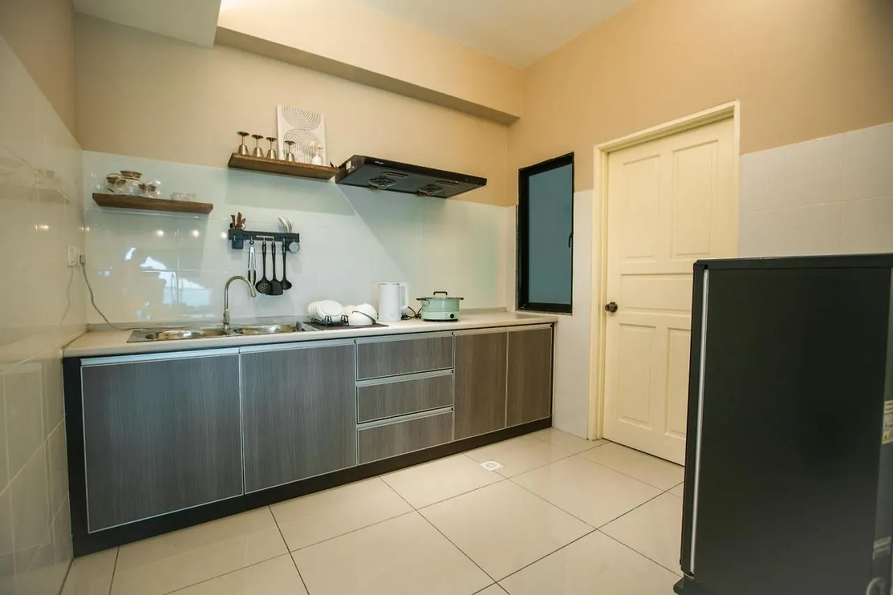Stylish River-View Apartment In Ipoh 0*,