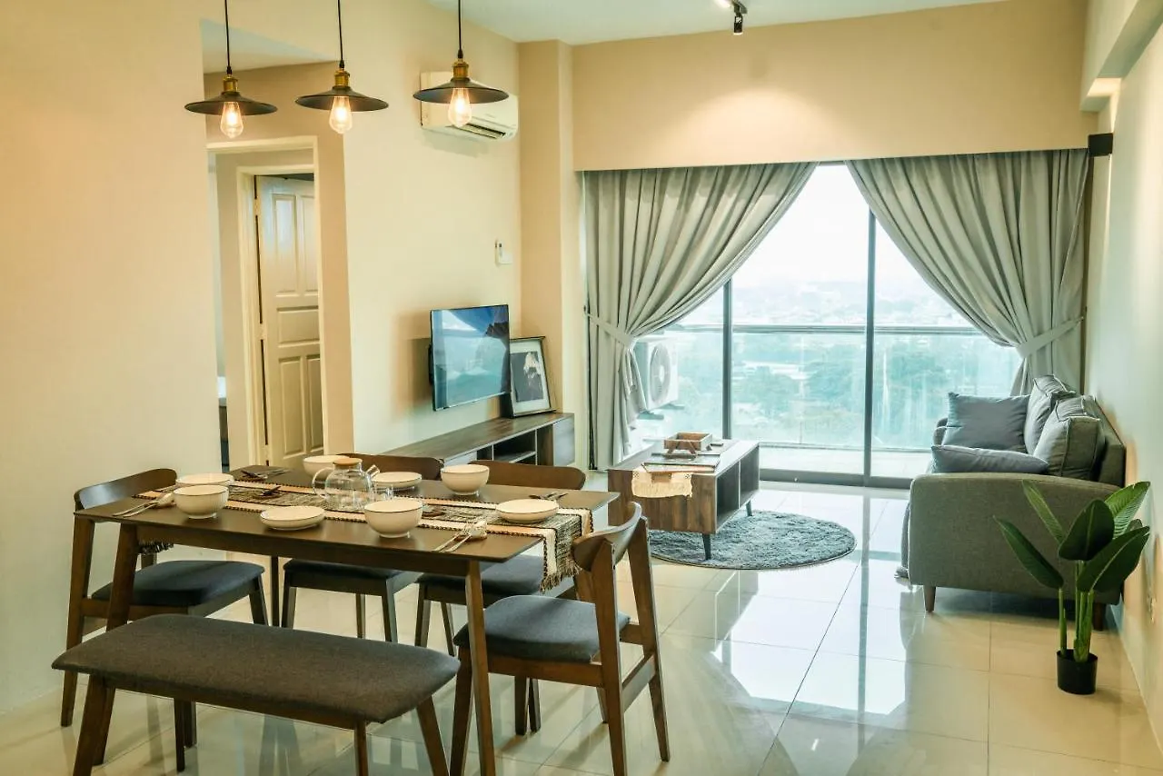 Stylish River-View Apartment In Ipoh